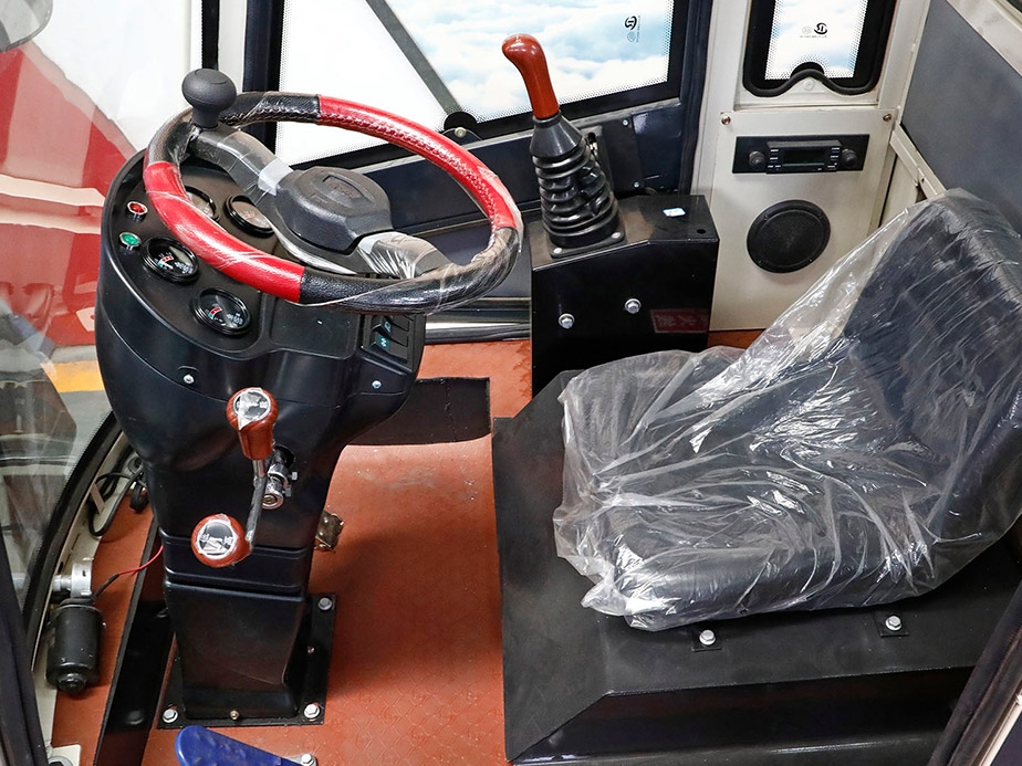 合眾重工2.2米矮棚裝載機(jī)